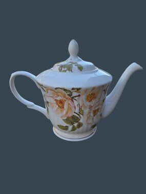 Stechcol Gracie Bone China Floral Teapot With Lid Yellow Rose Design 5-Cup Capac